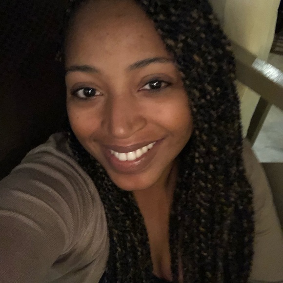 Meet your Posher, Andrea - Picture 1 of 1